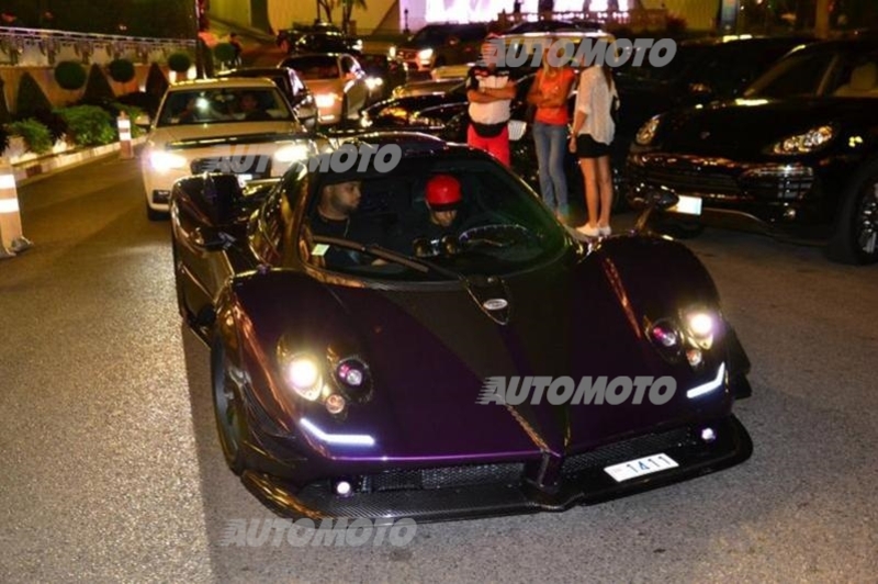 Hamilton rinnova il suo garage con una Pagani Zonda e una Ducati Monster