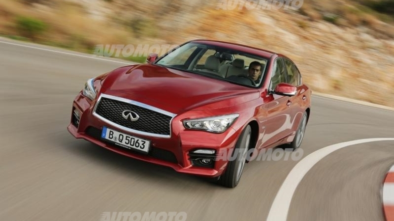 Infiniti Q50 2.0 benzina da 211 CV: i prezzi