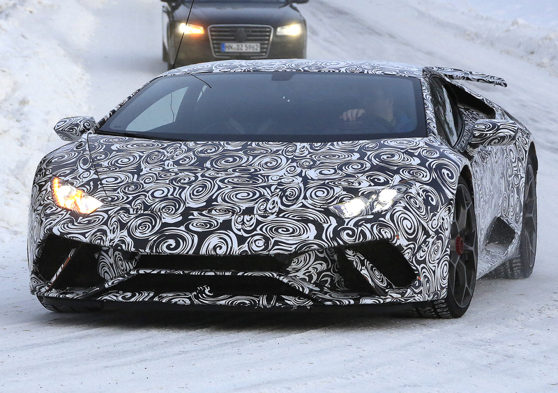 Lamborghini Huracan Superleggera Coup&eacute; e Spyder, le foto spia