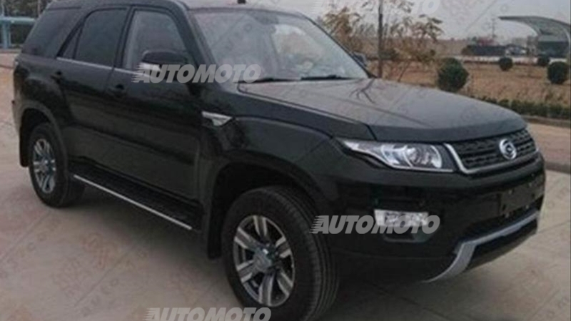 Gonow GX6: l&#039;ennesima copia (brutta) della Range Rover