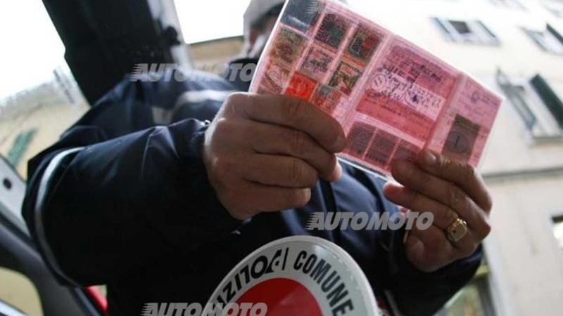 Guidi un&#039;auto intestata ad un altro? Attenzione alla multa. De Vita: &laquo;Facciamo chiarezza&raquo;