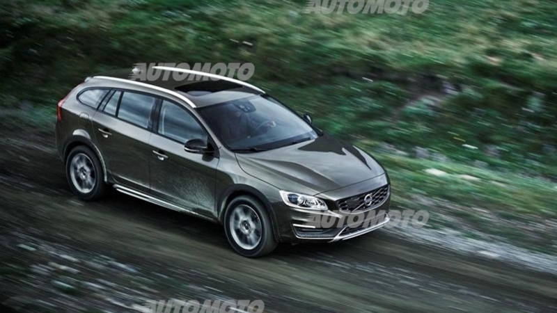 Volvo V60 Cross Country: la svedese che ama fango e neve