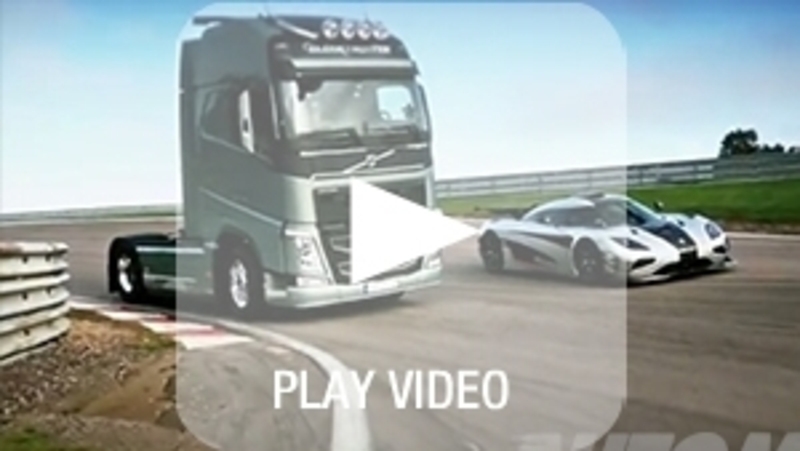 Volvo FH vs Koenigsegg One:1. La sfida tra il Camion l&#039;hypercar [video]