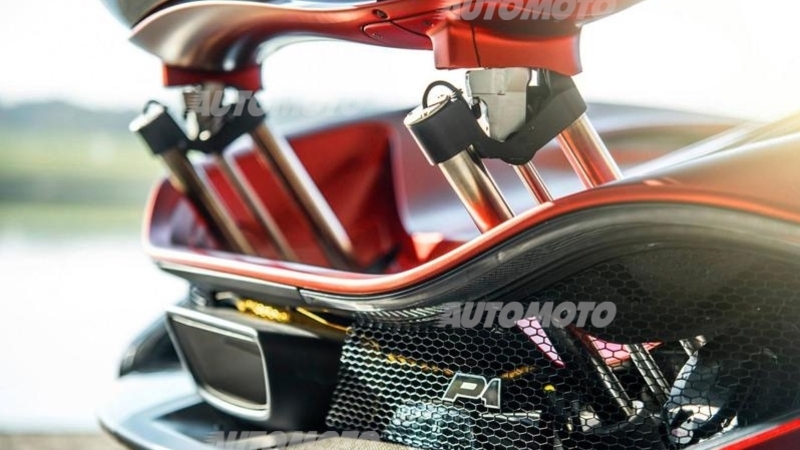 McLaren P1: un esemplare con dettagli in oro per un cliente misterioso