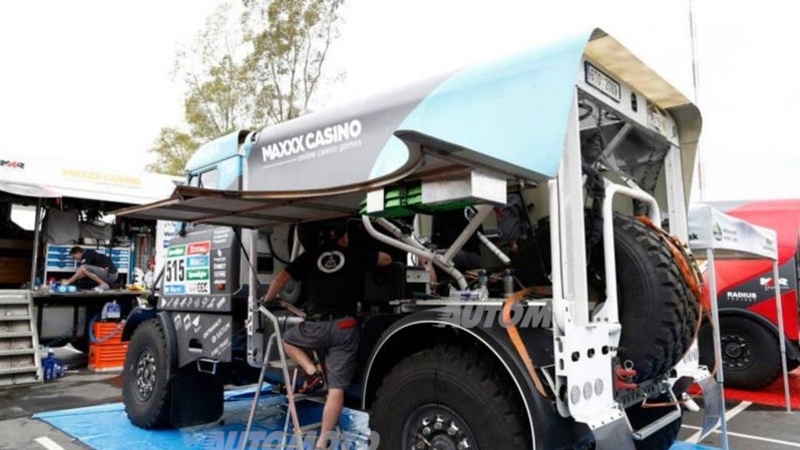 Dakar 2015. La doppia immensit&agrave; del &quot;paddock&quot; a Tecnopolis