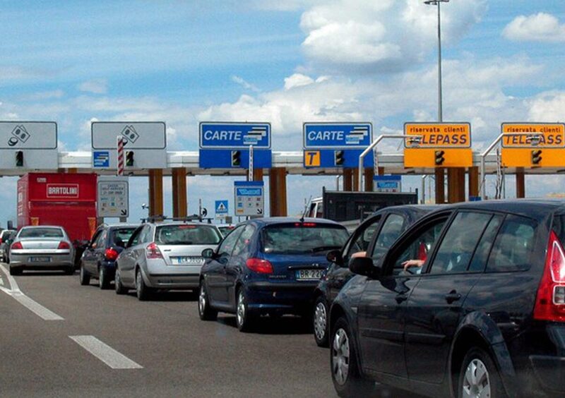 Anno nuovo, aumento nuovo: salgono (ancora) i prezzi delle autostrade