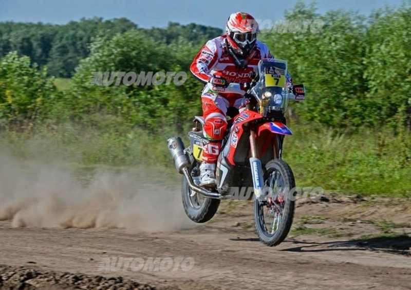 Dakar 2015, Tappa 8. Al-Rajhi porta la Toyota al successo. Nelle moto vince Goncalves (Honda)