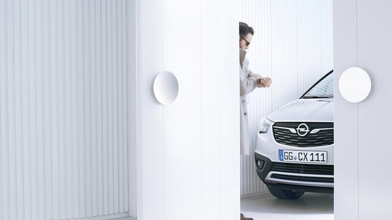 Opel, ecco il teaser della Crossland X