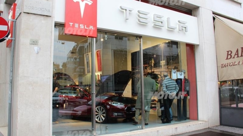 Tesla prova a dire basta alle concessionarie USA