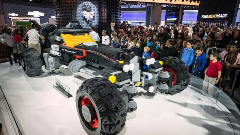 Lego, Batmobile a grandezza naturale a Detroit