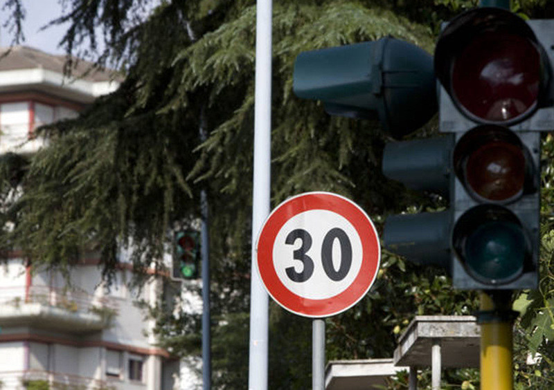 Milano: arriva la "Zona 30", limite di velocit&agrave; a 30 km/h nella "Milano Romana"