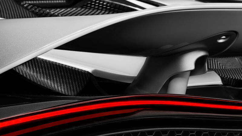 McLaren 720S, debutto a Ginevra. Ecco il primo teaser