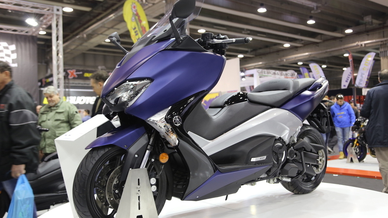 Prezzi e arrivi di Yamaha YZF-R6 e TMAX 2017