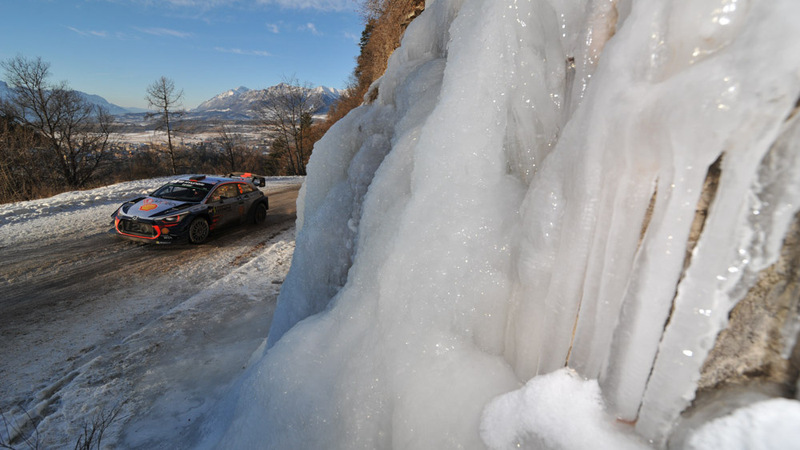 WRC17. Guarda Guarda, Neuville e la sua Hyundai!