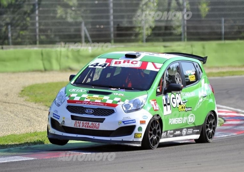 Green Hybrid Cup 2015: proseguono i test ufficiali delle Kia Venga a GPL