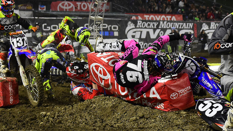 AMA Supercross, round 3: Le foto pi&ugrave; belle di Anaheim-II