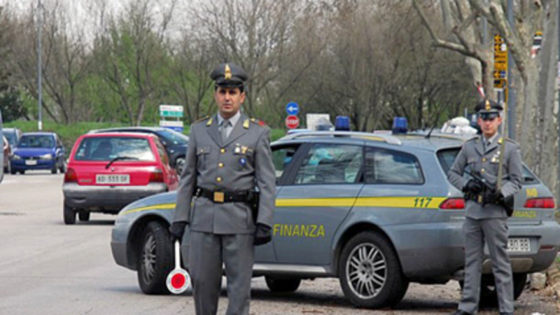 Ricambi falsi: sgominata una banda specializzata in auto d&#039;alta gamma
