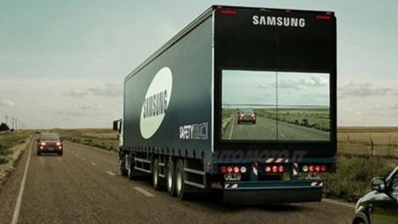 Samsung Safety Truck, il camion... trasparente [video]