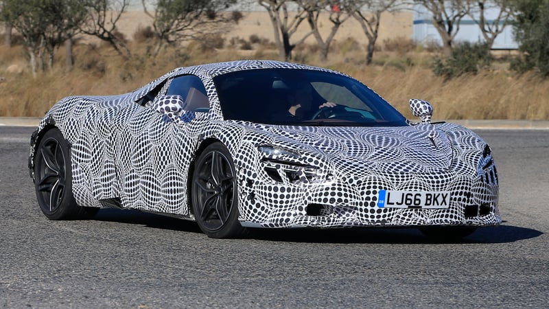 Nuova McLaren P14: i prototipi corrono veloci verso Ginevra