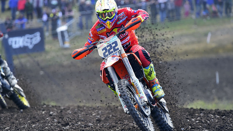 Tony Cairoli backstage Red Bull Oculus Rift