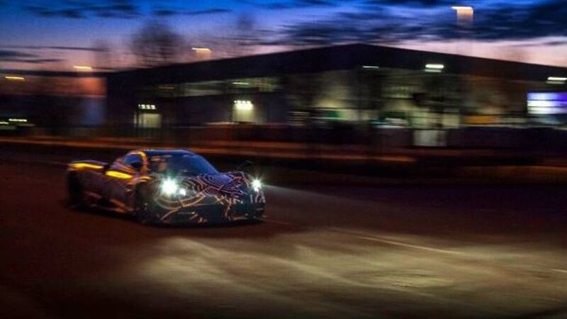 Pagani Huayra Roadster: prima foto intera in attesa di Ginevra