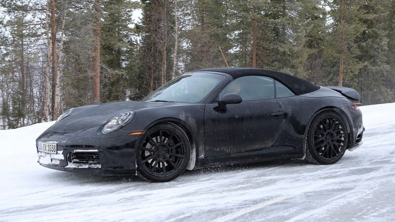 Nuova Porsche 911 cabrio 2018: test sulla neve