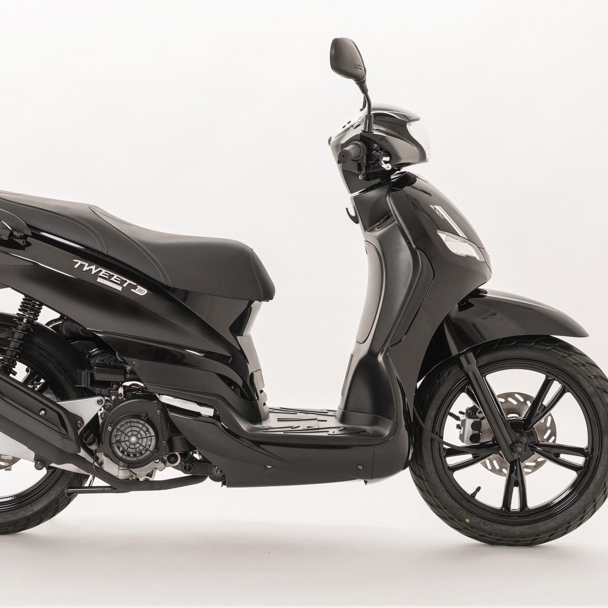 Peugeot Tweet 125 Double Black (2017 - 18)