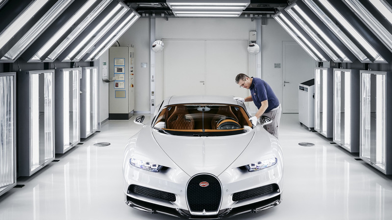 Bugatti Chiron, alla scoperta della fabbrica atelier