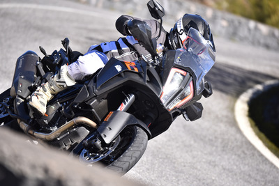 KTM 1290 SuperAdventure S Maxienduro spaziale