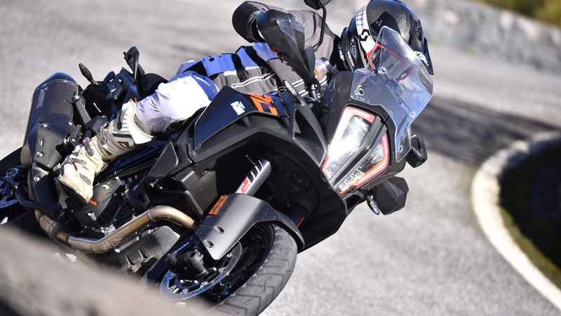 KTM 1290 SuperAdventure S Maxienduro spaziale