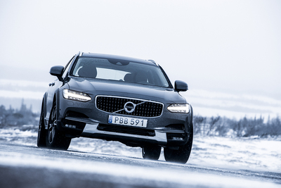 Volvo V90 Cross Country: torna la &ldquo;Regina delle Nevi&rdquo; [Video Primo Test]