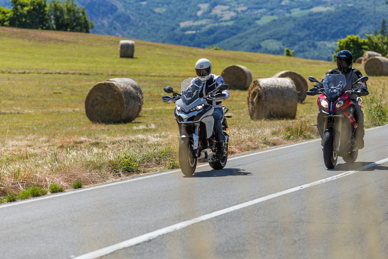 La Multistrada consuma sempre meno della S1000XR e risente in misura inferiore dello stile di guida  