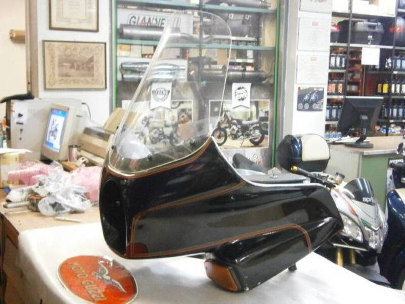 carena anteriore Moto Guzzi (2)