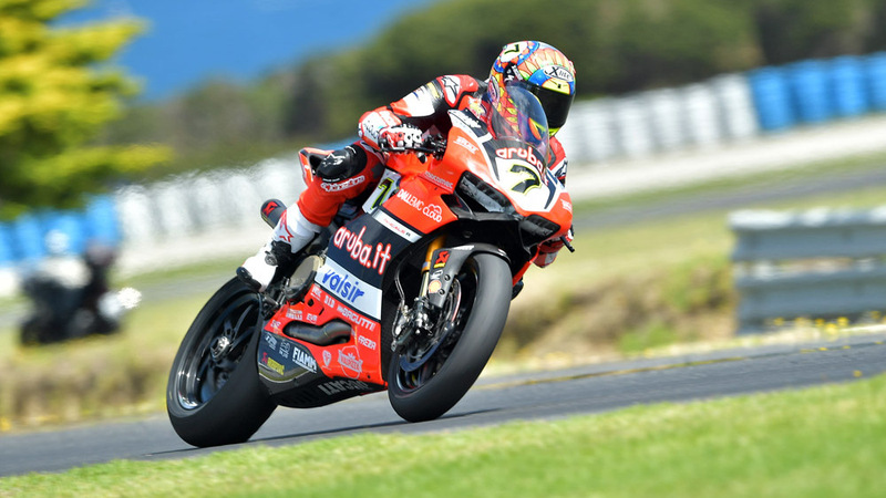 SBK 2017, libere Phillip Island: Davies chiude in testa