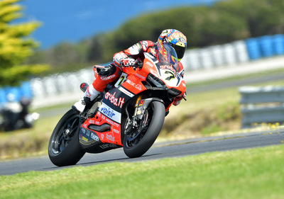 SBK 2017, libere Phillip Island: Davies chiude in testa