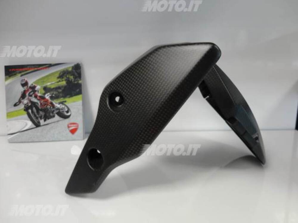 Paraf ant carbonio HYP Ducati (2)