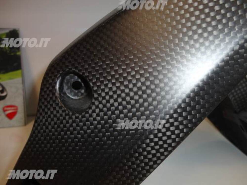 Paraf ant carbonio HYP Ducati (4)