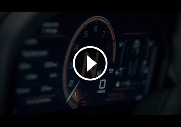 McLaren Super Series, uno sguardo all'abitacolo [Video]