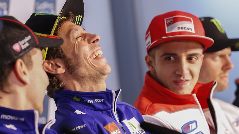 MotoGP 2015. Rossi: "Marquez mi elogia o mi prende in giro?"