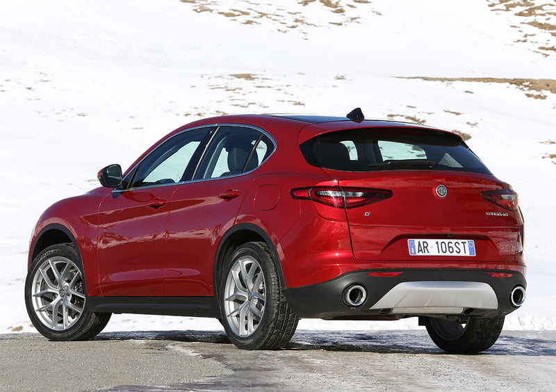 Alfa Romeo Stelvio (2017-->>) (26)