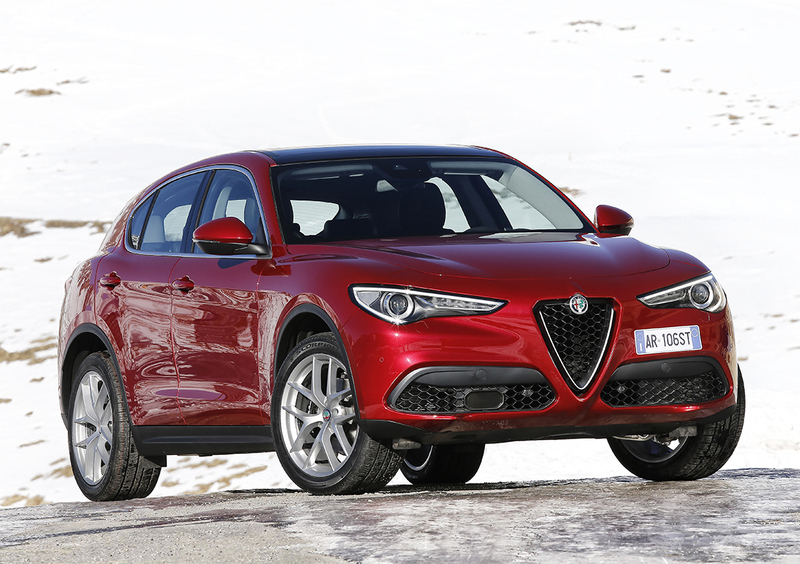 Alfa Romeo Stelvio (2017-->>) (23)