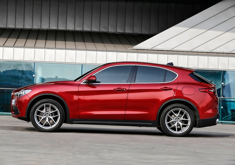 Alfa Romeo Stelvio (2017-->>) (24)