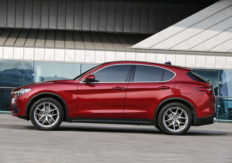 Alfa Romeo Stelvio (2017-->>) (24)