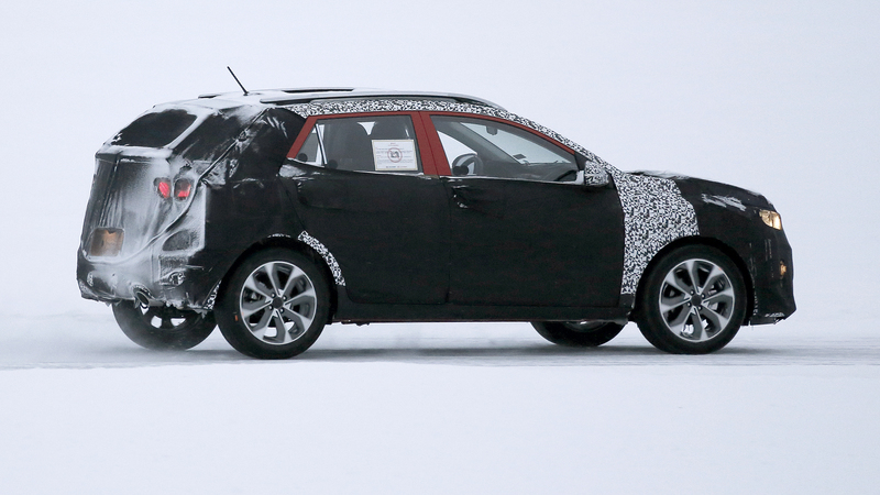 Kia Stonic: immagini dai test sulla neve
