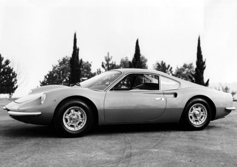 Ferrari a sei cilindri? Non sarebbe un reato vedere l&rsquo;erede della Dino