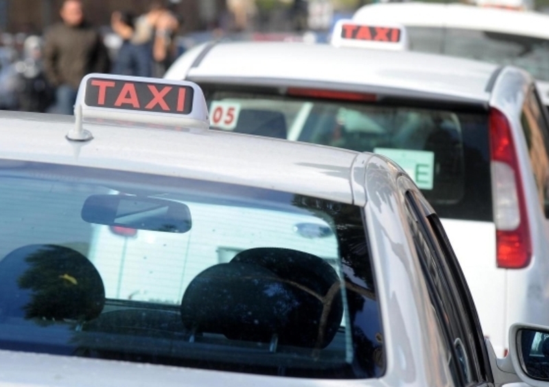 Uber vs Taxi: il Ministero pensa a un registro delle app