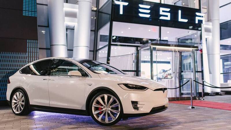 Capitali cinesi per Tesla: acquisito il 5% da Tencent 