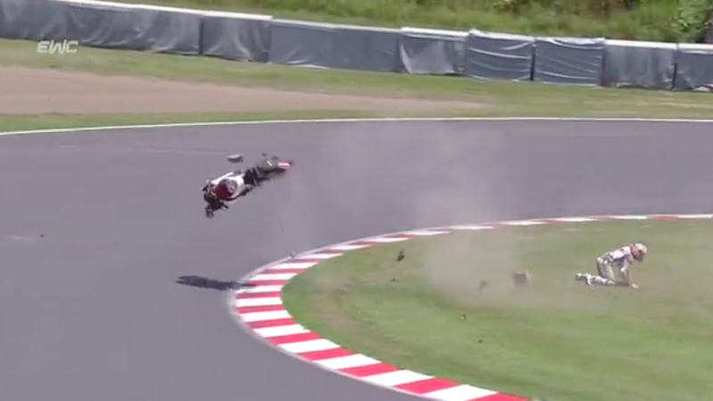 8 ore di Suzuka, il video del brutto incidente di Casey Stoner 