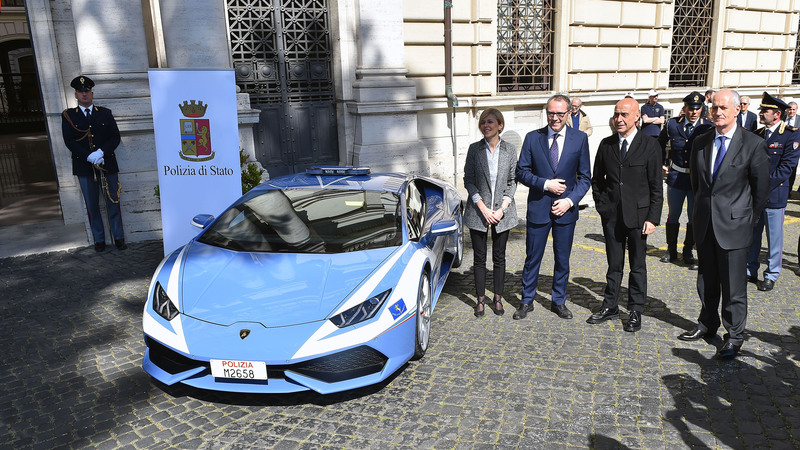 Lamborghini Hurac&aacute;n, oggi la consegna alla Polizia