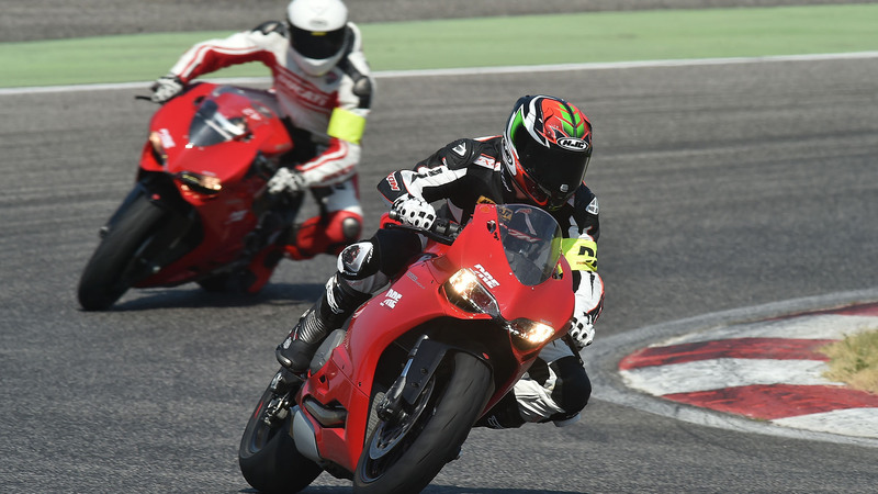 DRE, Ducati Riding Experience: la prima volta in pista non si scorda mai